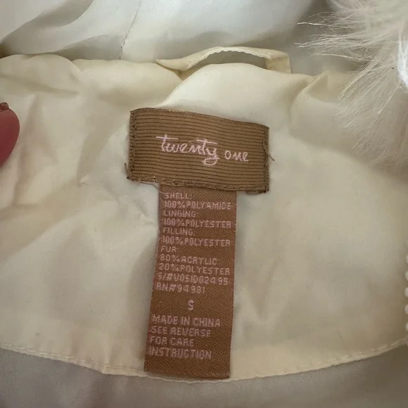 White Forever 21 fur hood puffer jacket 🤍 - Picture 2 of 3